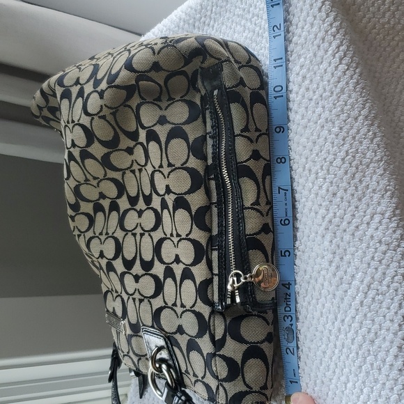 Coach signature shoulder bag black. - Picture 12 of 12